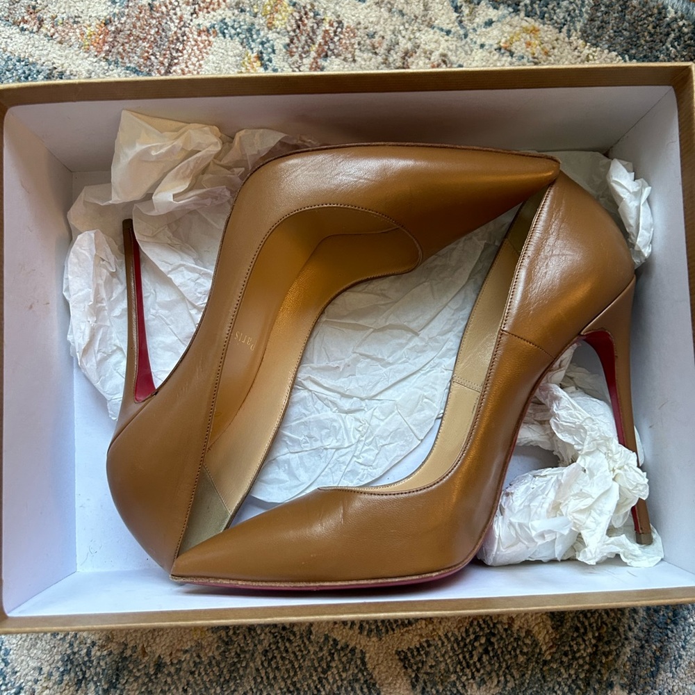 Louboutin “So Kate” size 39